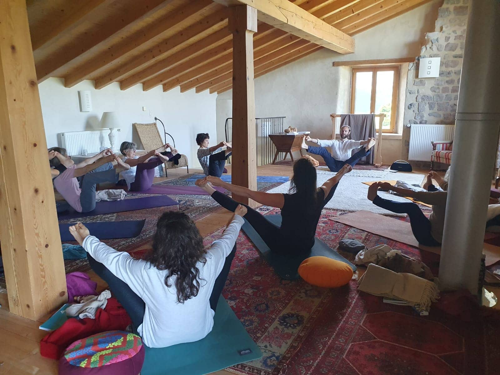 Pratique de yoga lors des séjour retraite de yoga dans la Drôme