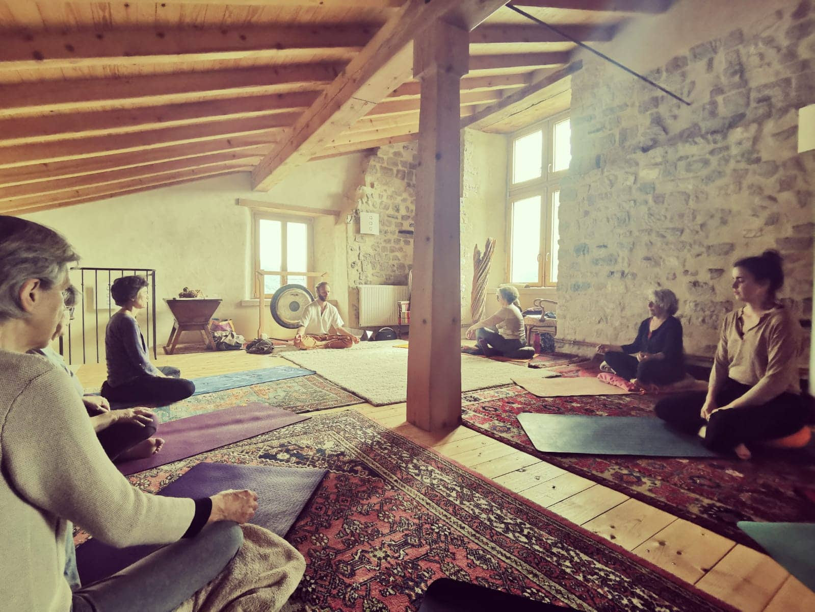 Pratique de la méditation lors des séjours retraites et yoga dans la Drôme